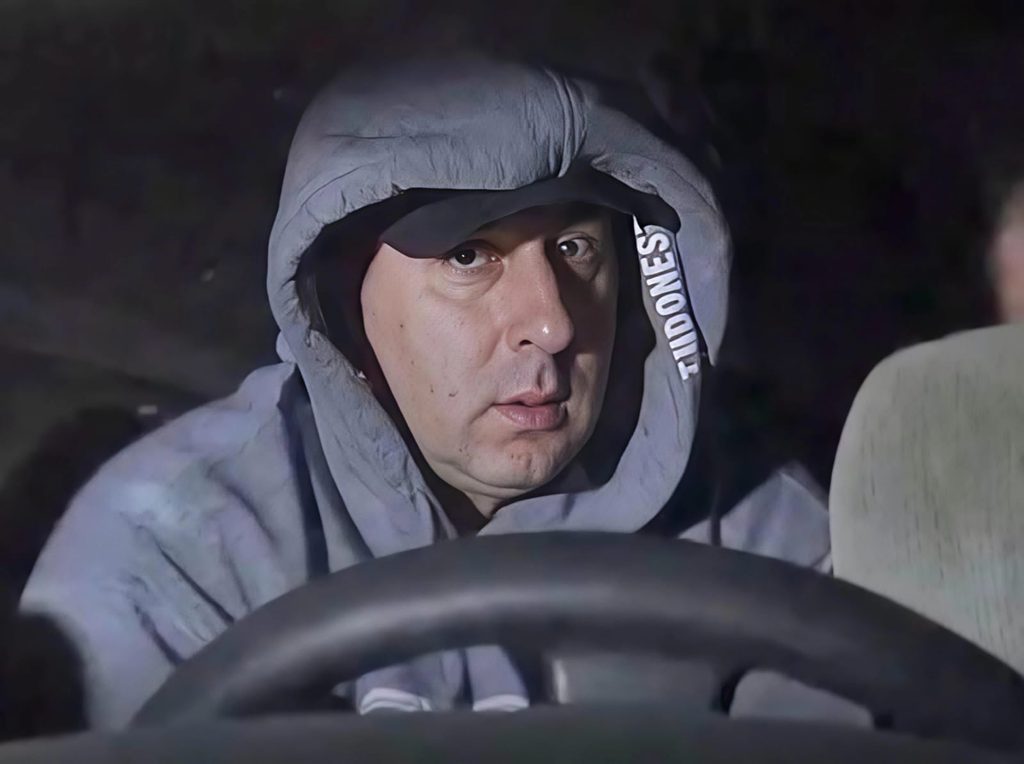 El exasesor político argentino Fernando Cerimedo es trasladado al penal de Chonchocoro en La Paz, este martes. (rrss)