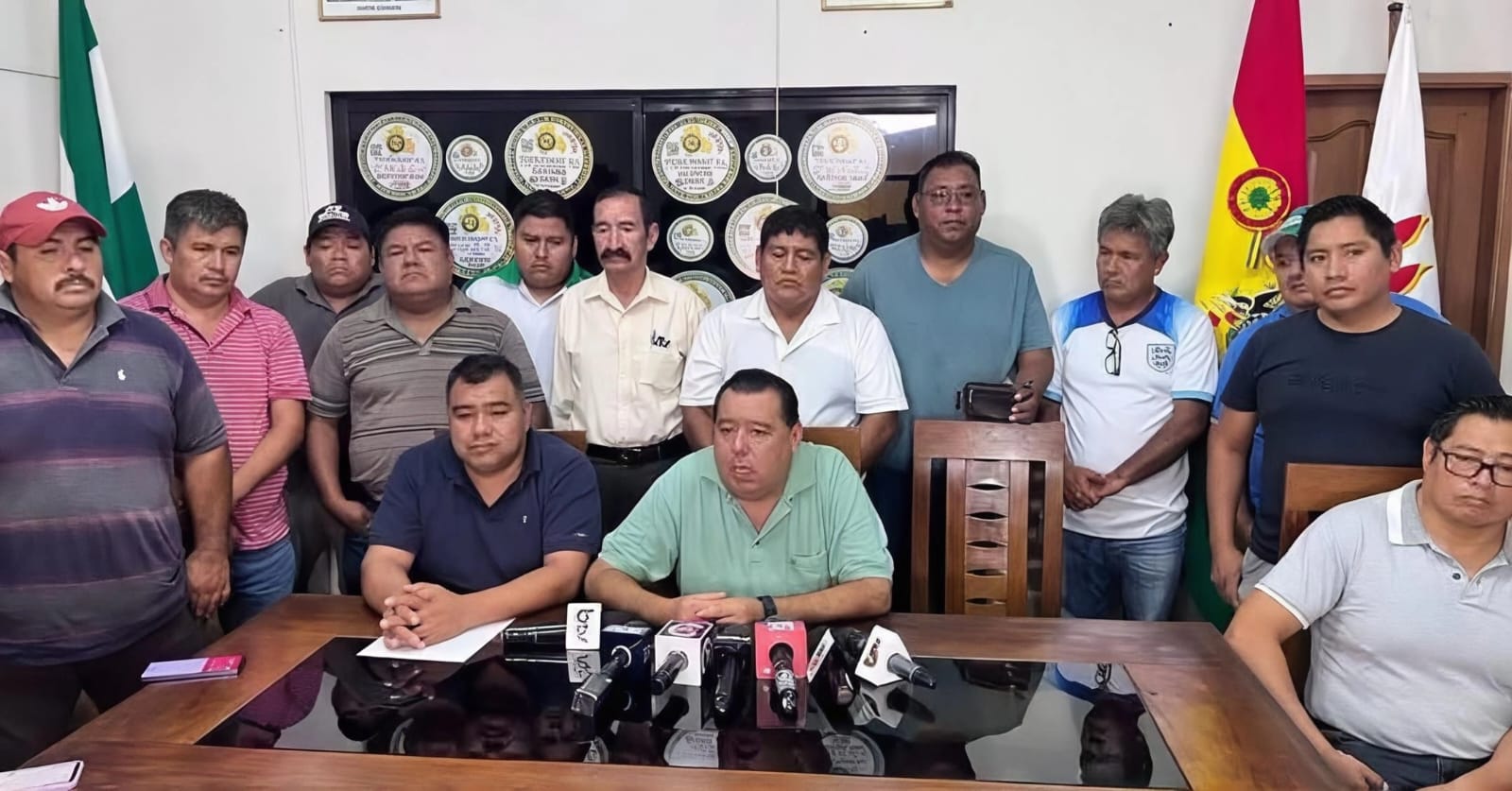 Santa Cruz: El transporte cooperativizado anuncia un paro total para este lunes contra el Decreto 5716