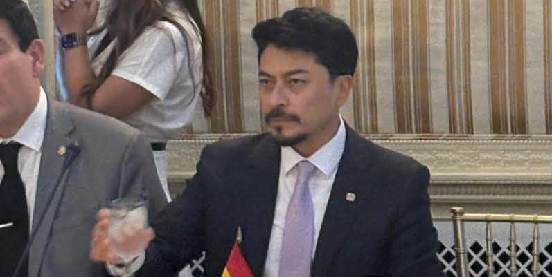 Aramayo advierte que grupos “narcoterroristas y organizaciones socialistas” trabajan para desestabilizar el país