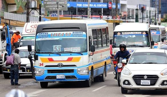 Transporte se divide ante el repliegue anunciado para el lunes por el precio del diésel