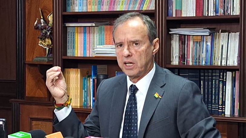 Tuto afirma que la Fiscalía queda «erosionada» y pide al Legislativo investigar las acusaciones de EEUU