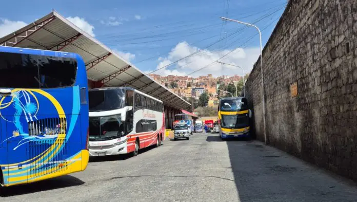 ATT y transportistas retoman el diálogo este miércoles para definir un incremento transitorio en pasajes interdepartamentales