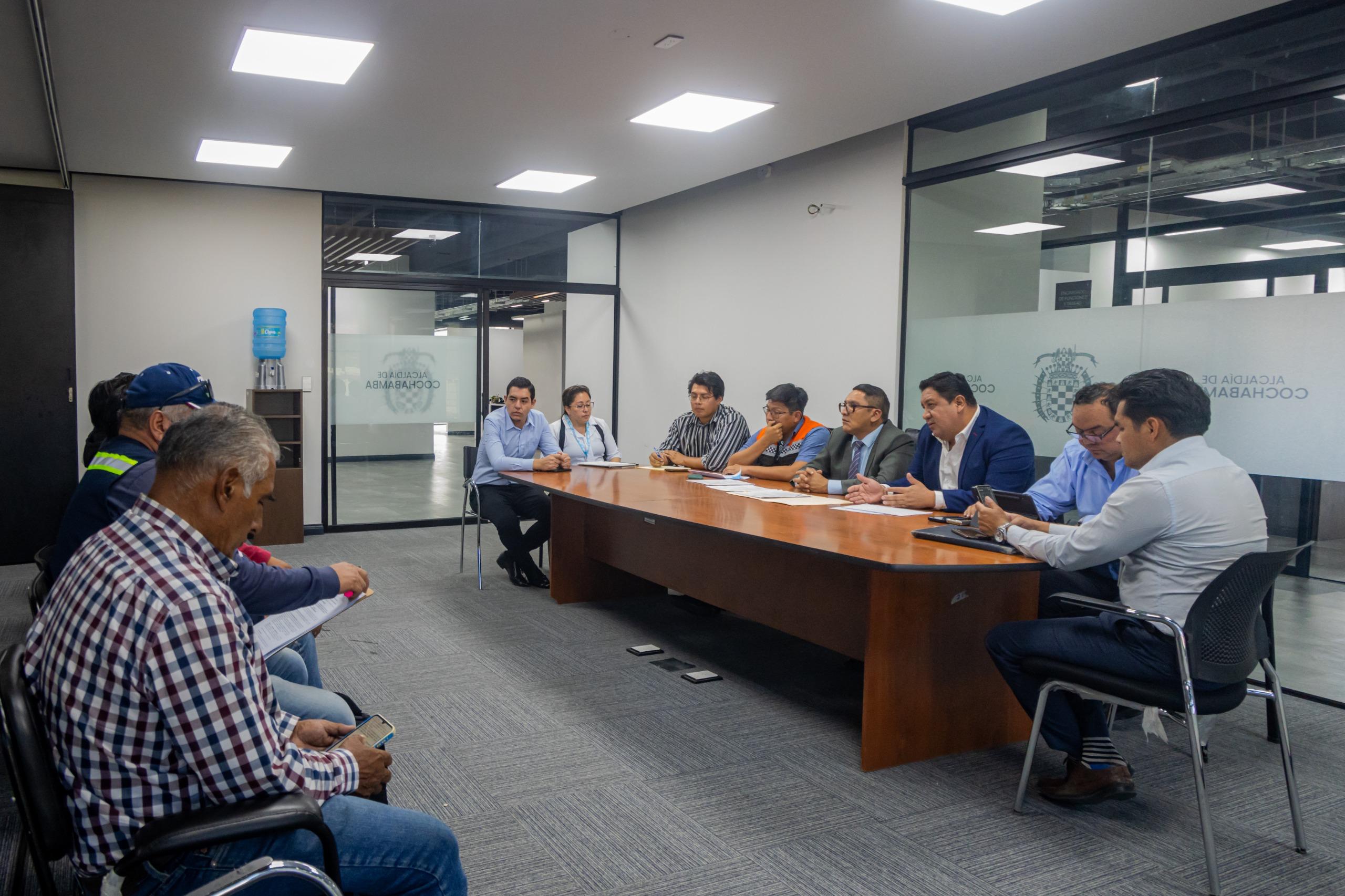 Cisterneros y alcaldía pactan cuarto intermedio hasta el jueves por precio del agua