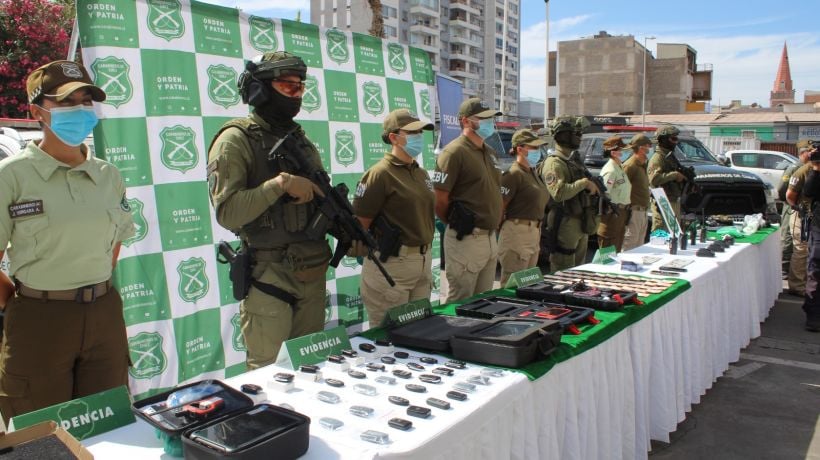 Chile desarticula red criminal que robaba autos por encargo para venderlos en Bolivia
