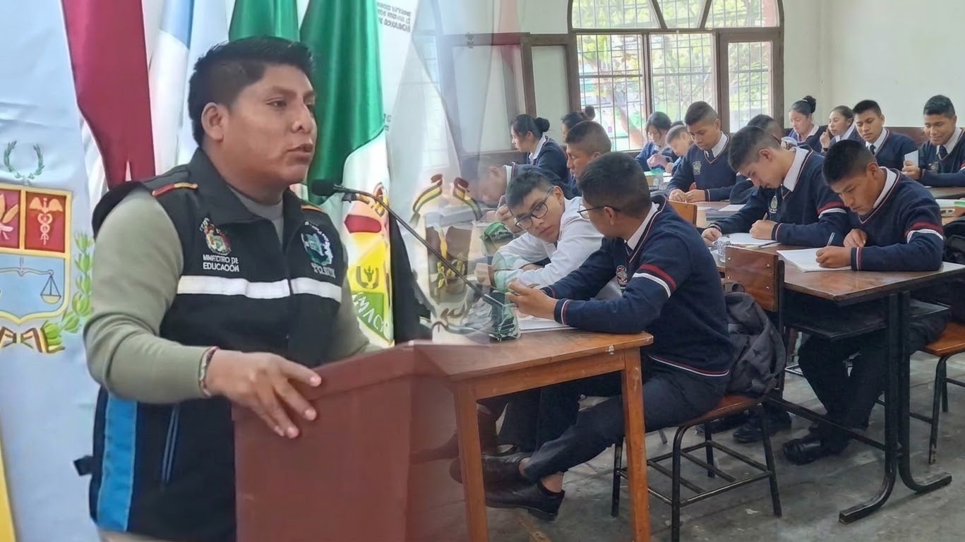 Loza advierte que el gobierno pretende deslindarse de su responsabilidad con la educación