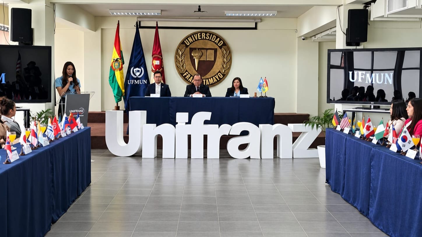Unifranz impulsa una formación universitaria con inteligencia artificial, práctica y microcredenciales