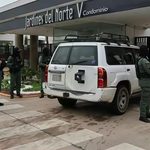 La Policía y Fiscalía en el allanamiento de una de las viviendas del exfiscal general Roger Mariaca en Santa Cruz. (RRSS)