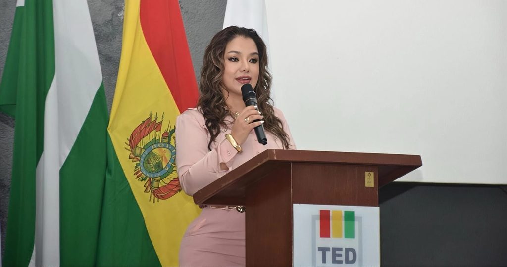 La vicepresidenta del TSE, Ximena Camacho Goyzueta.