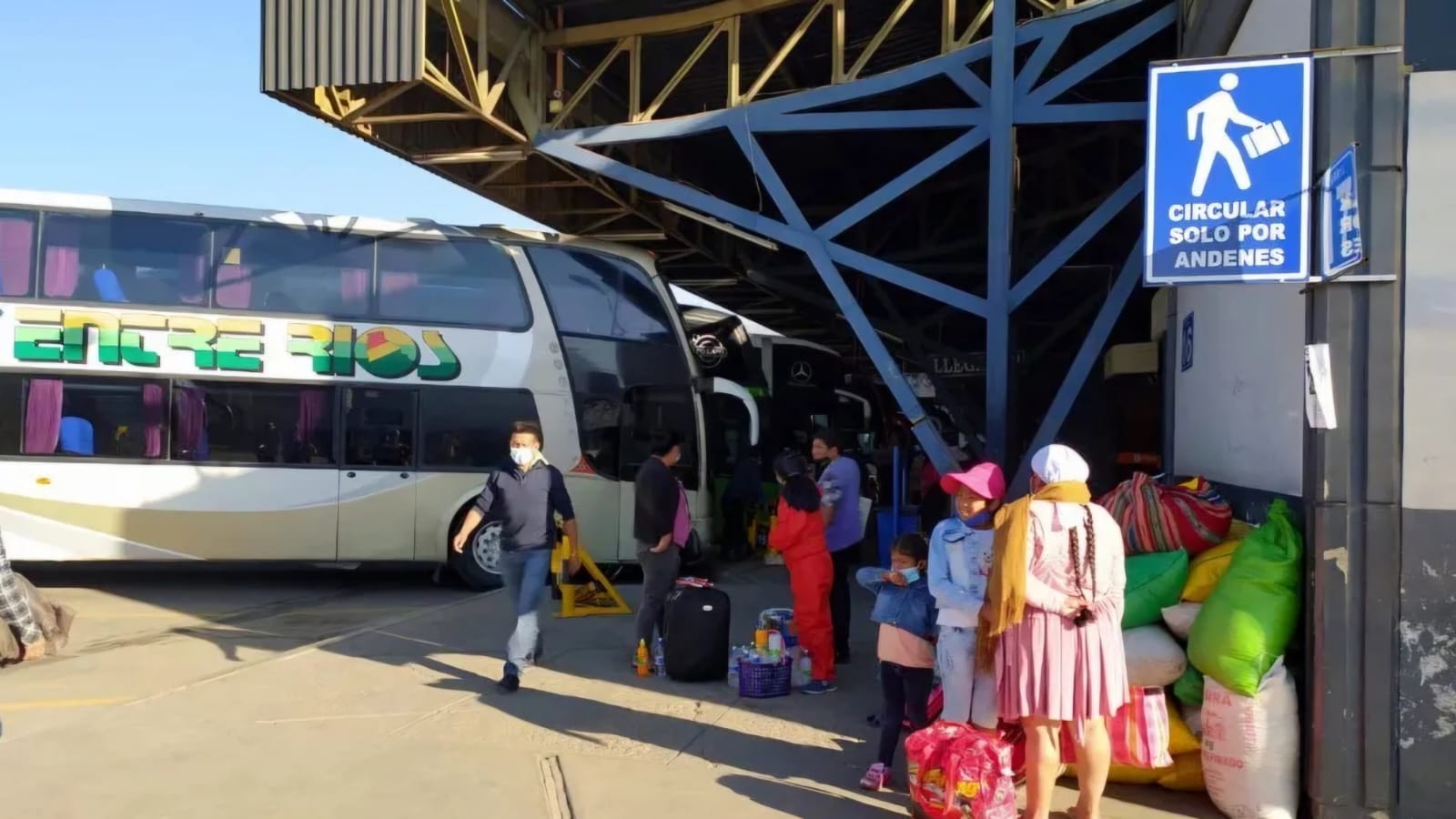 Transporte interdepartamental plantea subir los pasajes en 40% y advierte con volver a la libre oferta y demanda
