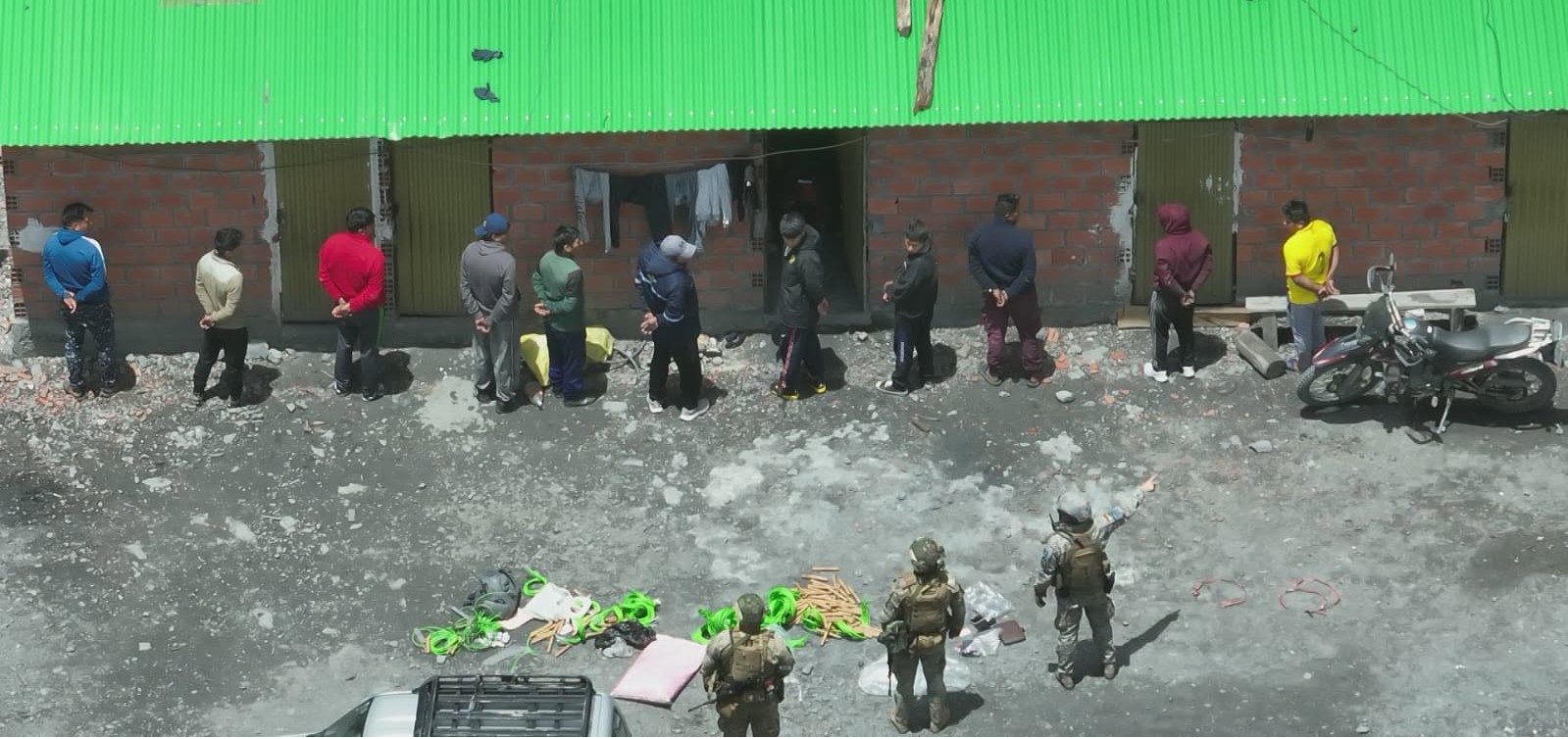 Sorata: operativo contra la minería ilegal deja 22 aprehendidos y armas secuestradas