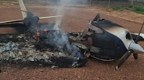 Piloto boliviano fallece en enfrentamiento con la Policía brasileña y su avioneta termina en llamas