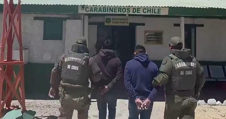 Aprehenden a dos bolivianos por contrabando cuando intentaban sacar un bus de Chile