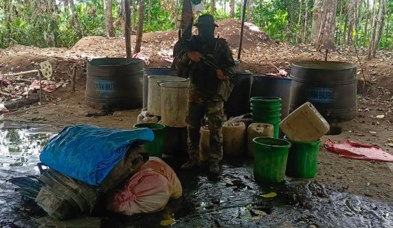 Destruyen e incineran nueve fábricas móviles de elaboración de cocaína en el trópico