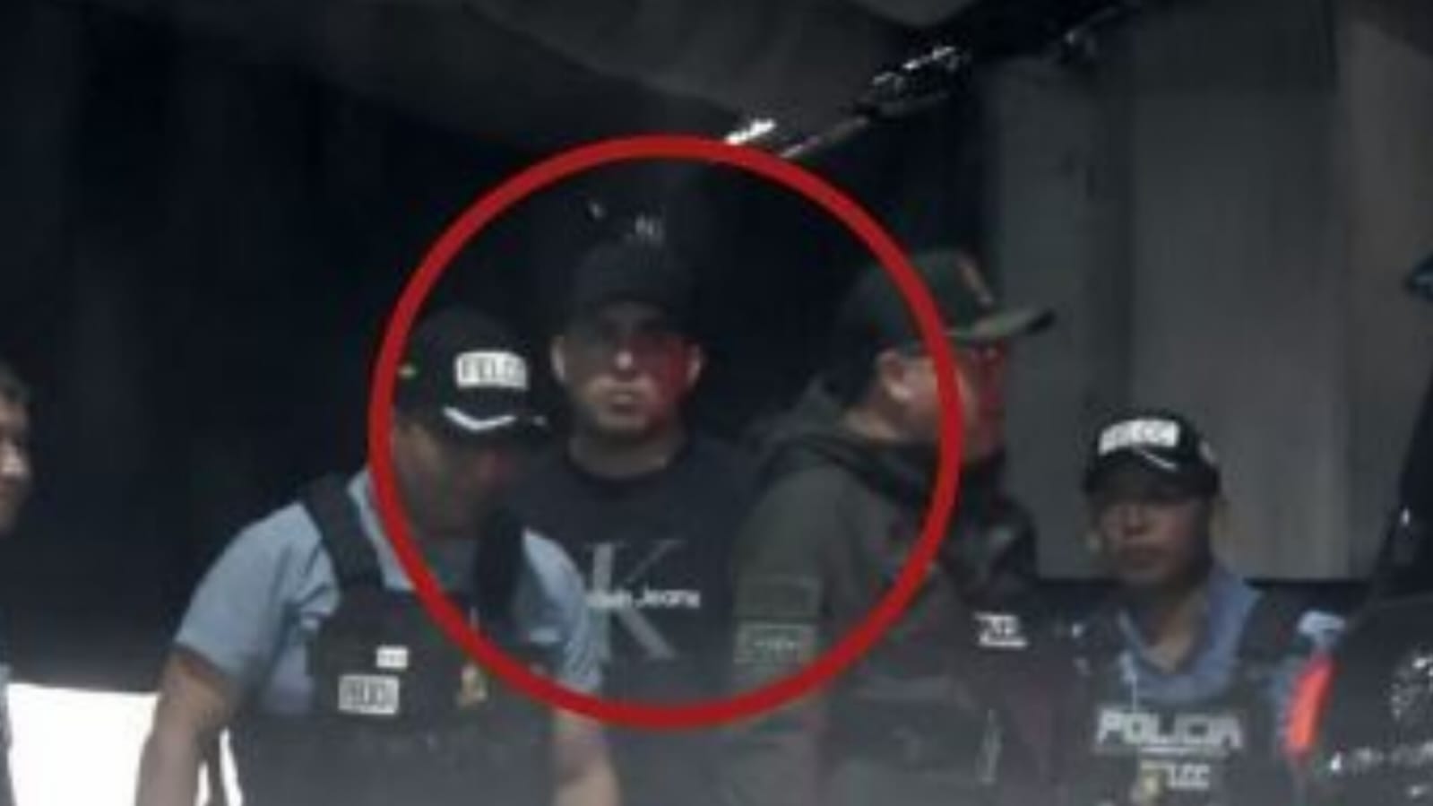 El hijo de Jhonny Fernández fue aprehendido por obstrucción a la investigación