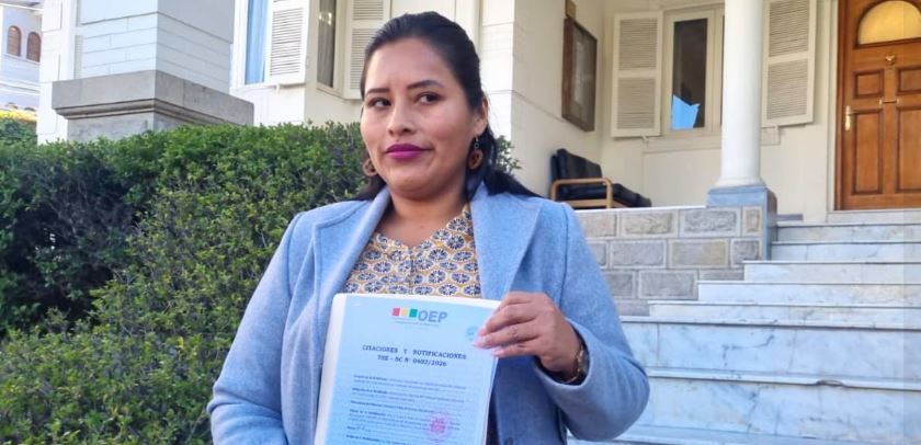 TSE suspende temporalmente y abre proceso disciplinario a la vocal Celedonia Cruz
